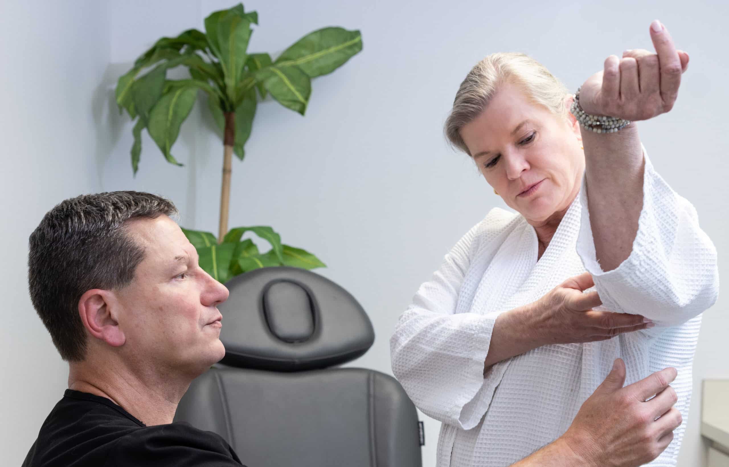 procedure for under arm sagging skin